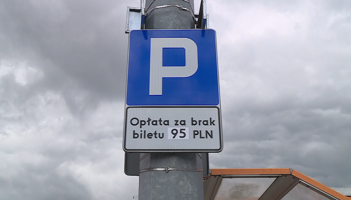 UOKiK nałożył karę na ogólnopolskiego operatora parkingów. "Brak jakiegokolwiek kontaktu"