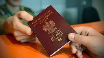 Dwa egzaminy i złożenie aktu lojalności. Co będzie trzeba zrobić, aby otrzymać polski paszport?