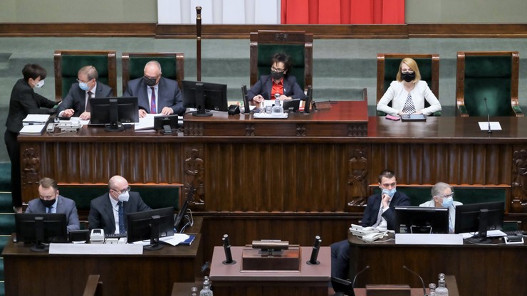 Sejm przyjął część poprawek Senatu. Porozumienie głosowało zgodnie z opozycją
