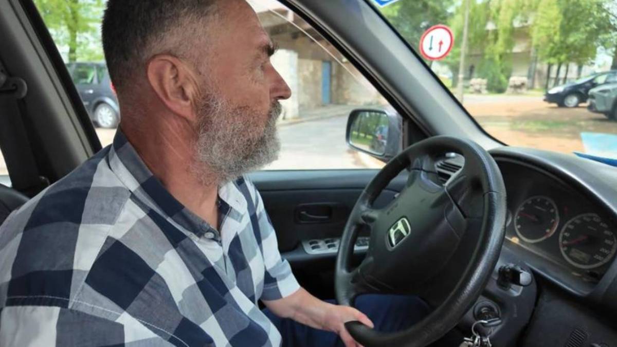 Przyjechał ratować życie w szpitalu. Dostał plik mandatów