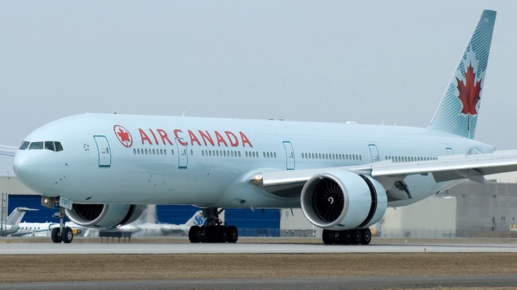 Awaryjne lądowanie Boeinga 777 w Kanadzie. 21 rannych, w tym dzieci