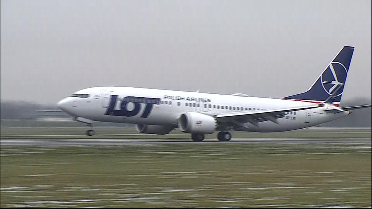 Boeing 737 MAX 8 już w Warszawie. Będzie latał w barwach LOT-u. Mamy film z lądowania