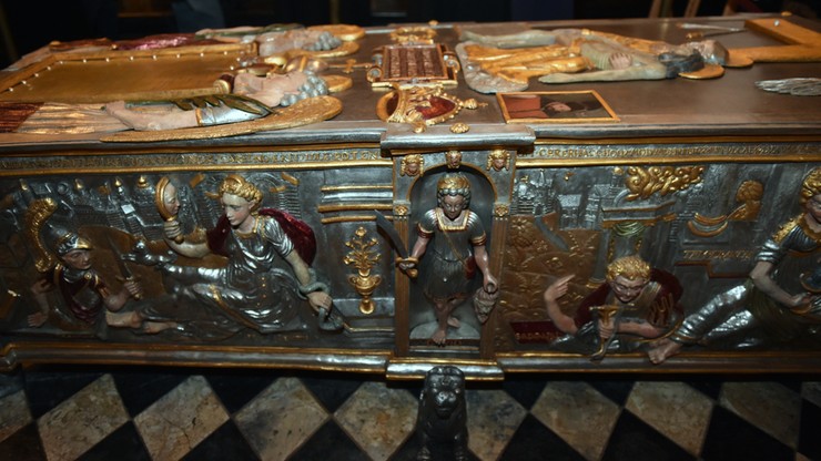 Odnowiony sarkofag Stefana Batorego można oglądać na Wawelu