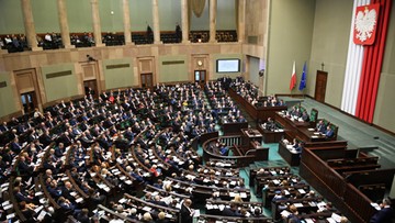 Nowy sondaż CBOS. PiS z mocną przewagą, PSL i Wiosna Roberta Biedronia poza Sejmem