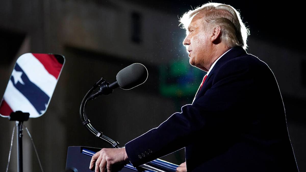 Skandal w Białym Domu. Wieloletni pracownik zawieszony na polecenie Trumpa