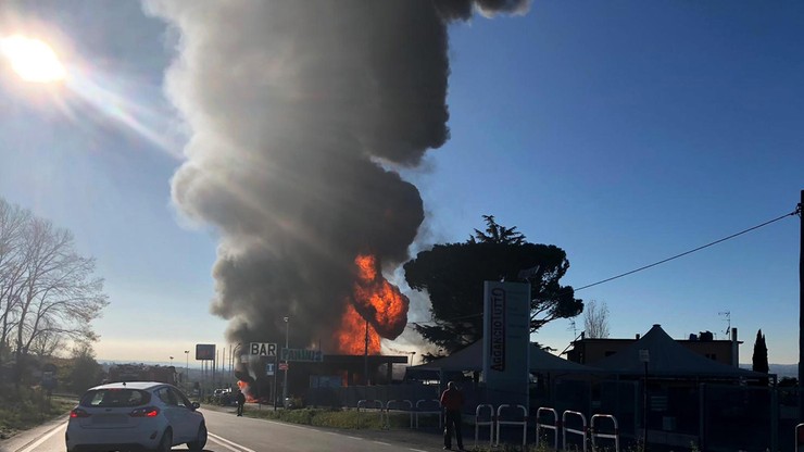 Włochy: dwie osoby zginęły, 17 rannych w wyniku eksplozji paliwa