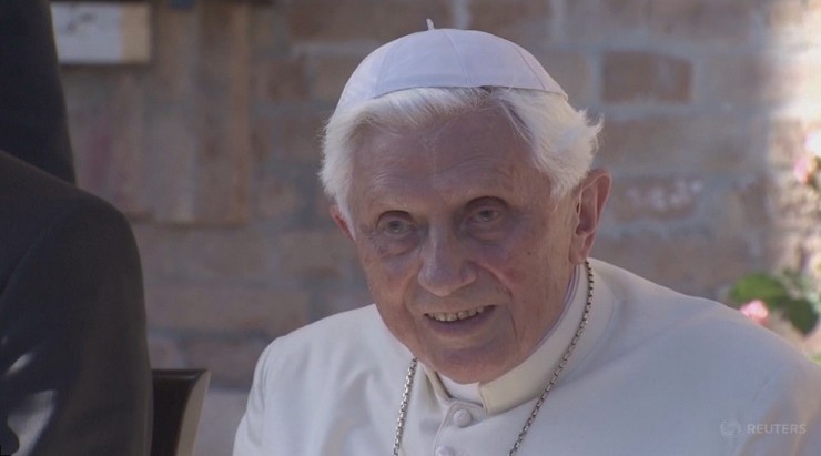 Watykan: Nowe informacje o stanie zdrowia papieża emeryta. Benedykt XVI w stabilnym stanie