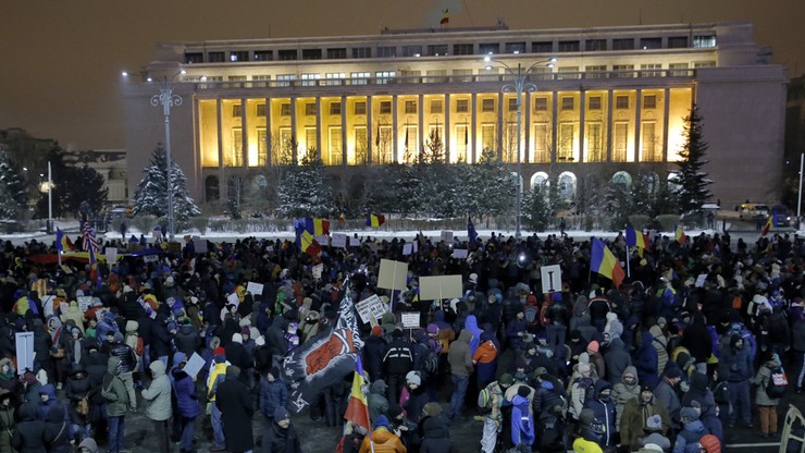 Rumuński parlament poparł wniosek o referendum ws. walki z korupcją