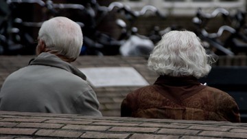 Seniorzy coraz bardziej zadłużeni. 78-letni rekordzista zalega aż 8,4 mln zł