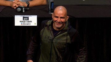 UFC 267: Jan Błachowicz zaśpiewał rywalowi na konferencji prasowej