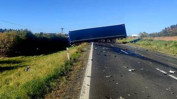 Tragiczny wypadek na południu Polski. Nie żyje 71-latek, droga zablokowana