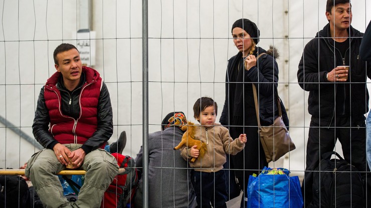 Polska przyjmie około 400 uchodźców. "To pierwszy krok"