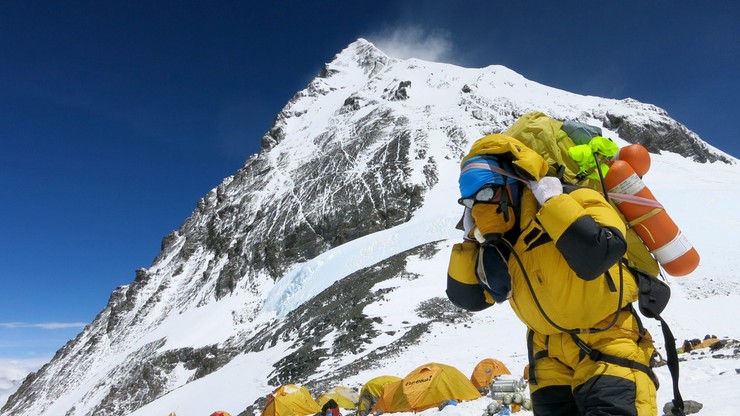 Niezwykła wyprawa hiszpańskiego himalaisty na Mount Everest