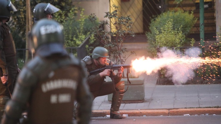"W kraju toczy się wojna". 7 osób zginęło w czasie zamieszek w Chile