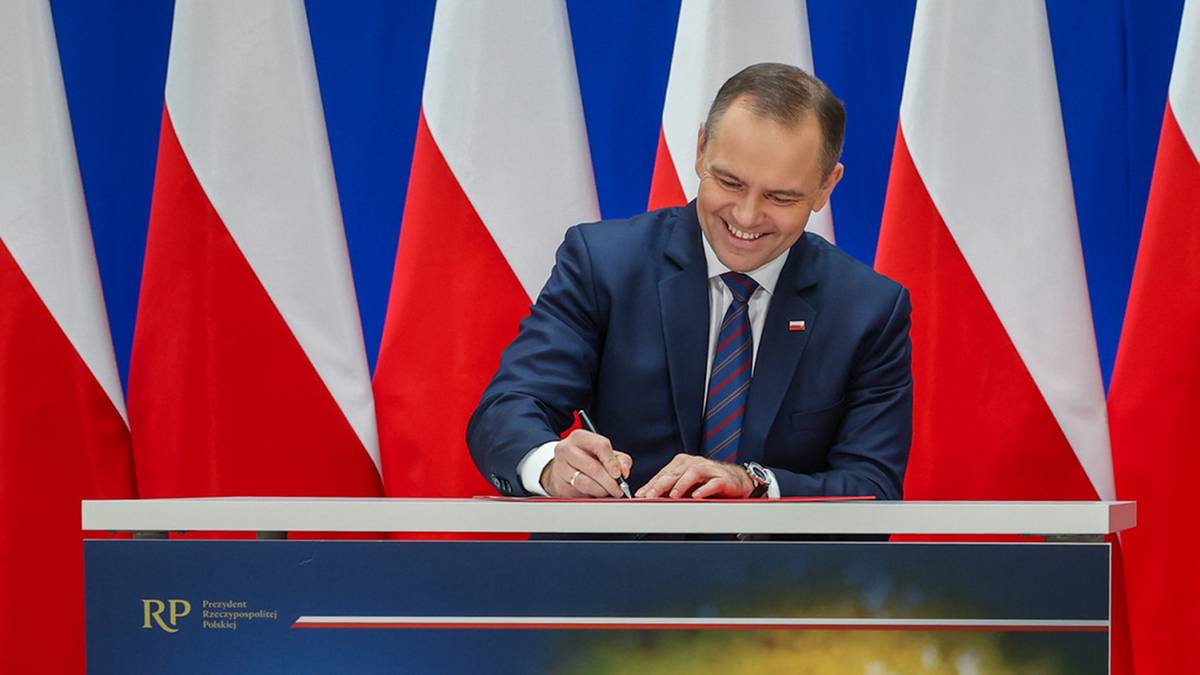 Президент подписал 10 законов. Среди них поправка к КПК