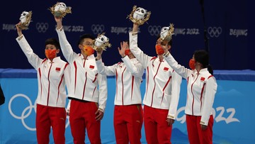 Pekin 2022: Złoto dla Chin w historycznej rywalizacji sztafet mieszanych