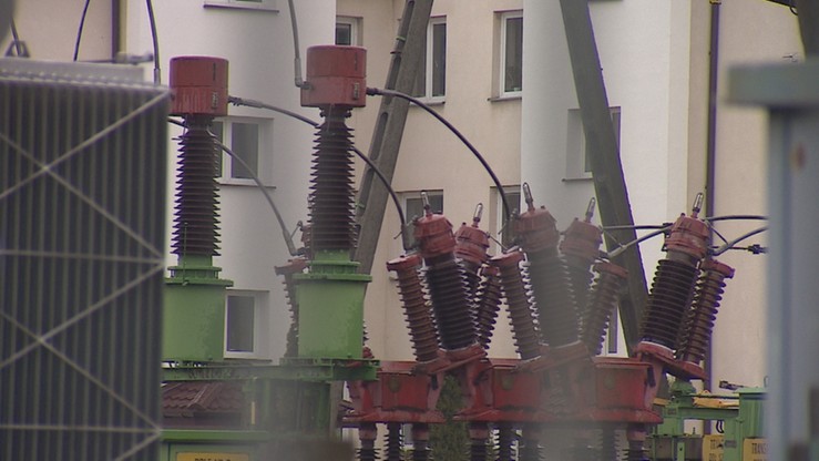 Silny wiatr na Śląsku. Ponad 1400 odbiorców pozostaje bez prądu