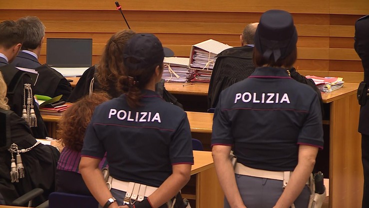 Prokurator chce natychmiastowego osądzenia nieletnich sprawców napaści z Rimini