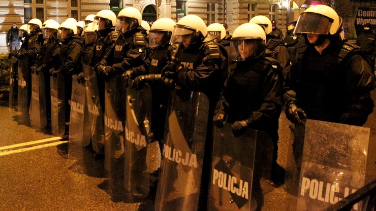 Policja o zamieszkach w Ełku: chuligani wykorzystali tragedię