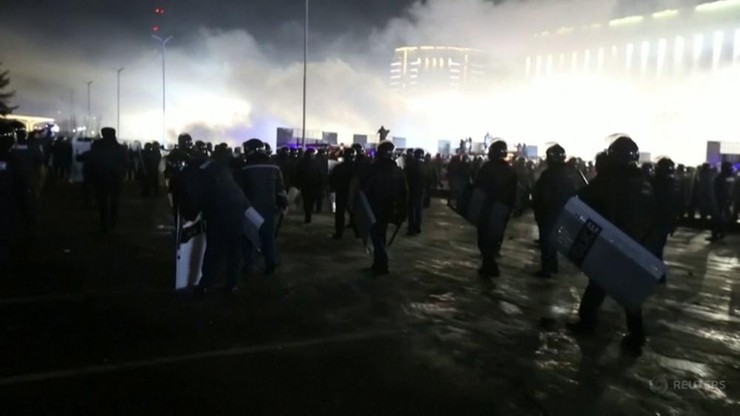 Kazachstan. Media: płonie otoczony przez protestujących ratusz Ałmaty; są zabici i ranni