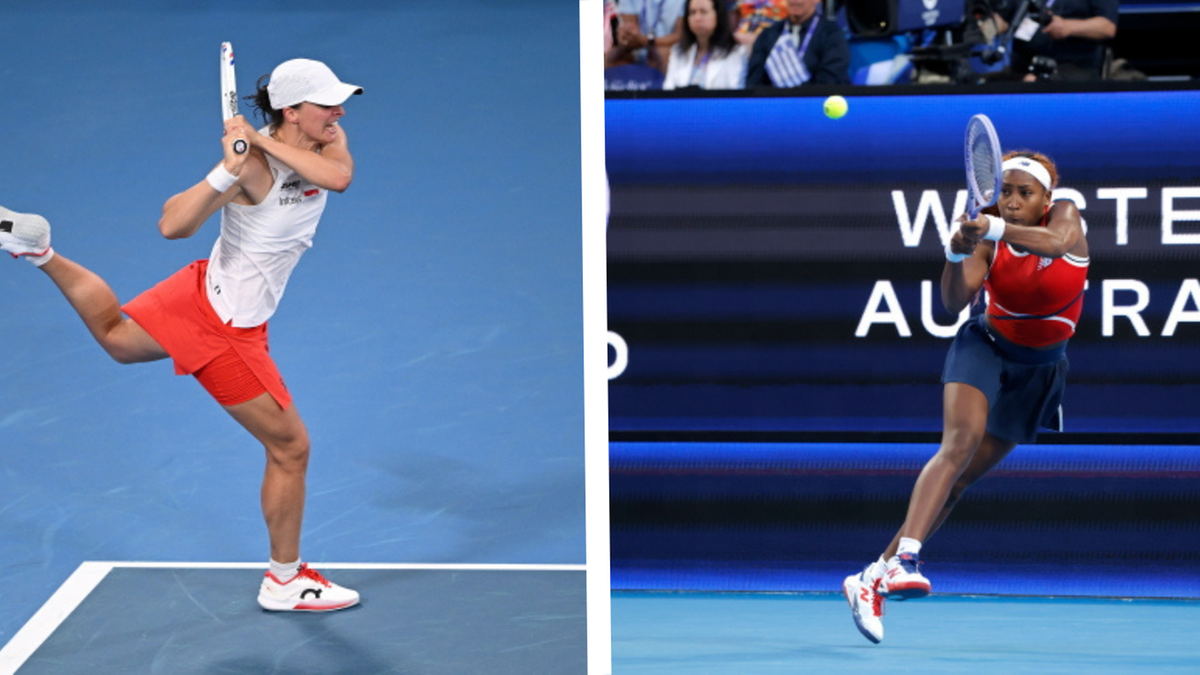 Iga Świątek i Coco Gauff podczas meczu tenisowego.