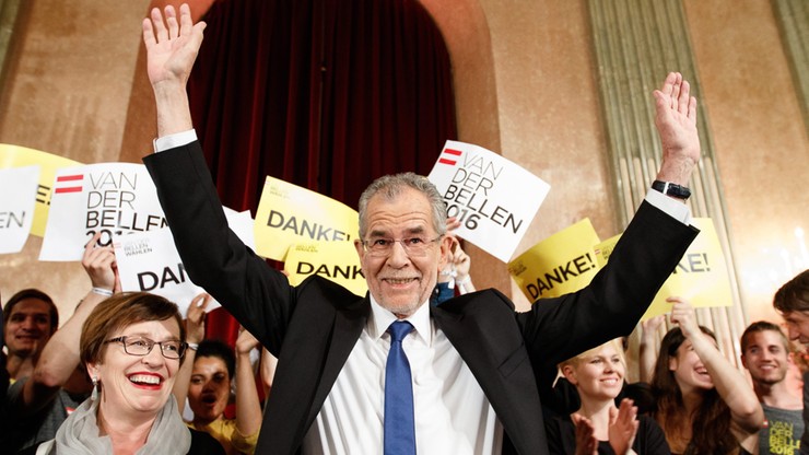 Alexander Van der Bellen minimalnie wygrał wybory prezydenckie w Austrii