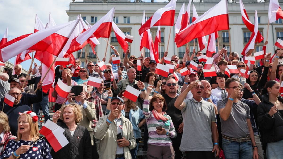 Nawrocki kontra Trzaskowski. Dwa marsze w Warszawie [ZAPIS RELACJI]