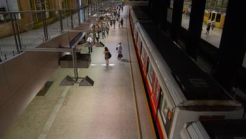 Sparaliżował ruch metra. 38-letni Ukrainiec zostanie wydalony z Polski