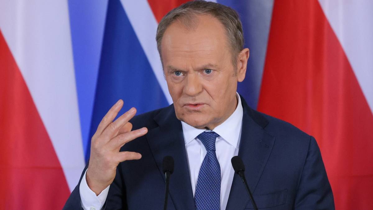 Donald Tusk ukarany przez Komisję Etyki Poselskiej. W tle słowa w Sejmie