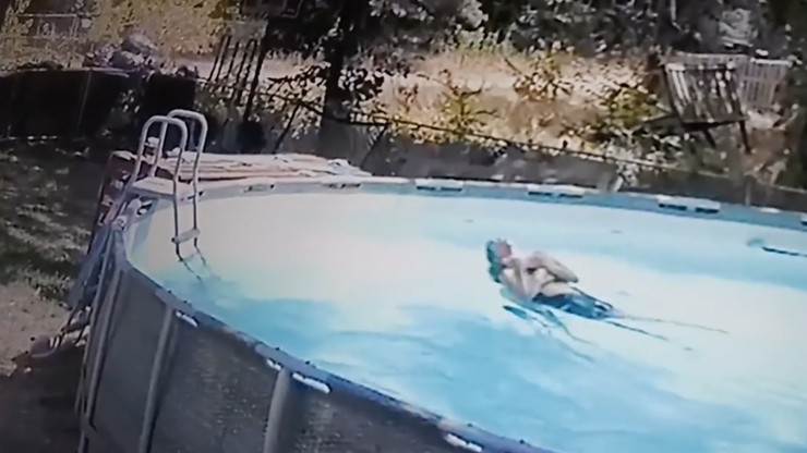 USA. Chłopiec uratował swoją matkę. Kobieta topiła się w ogrodowym basenie