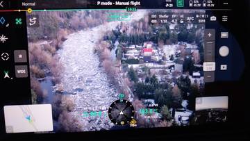 Zator na Wkrze, woda zalewa posesje. Trwa akcja służb, na miejscu wojsko