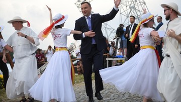 Tysiące młodych ludzi na Polach Lednickich. Prezydent zatańczył z uczestnikami spotkania