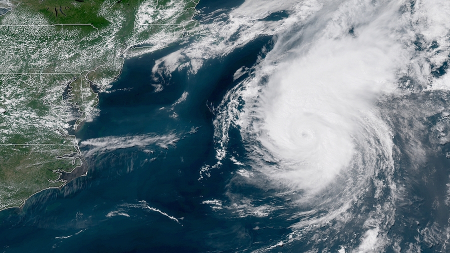 Zdjęcie satelitarne tropikalnego huraganu Chris. Fot. NOAA.