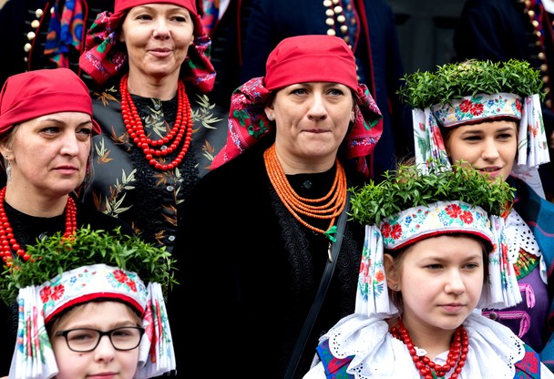 Rozbarska święconka w Wielką Sobotę. W Bytomiu powrót do tradycyjnego śląskiego stroju ludowego