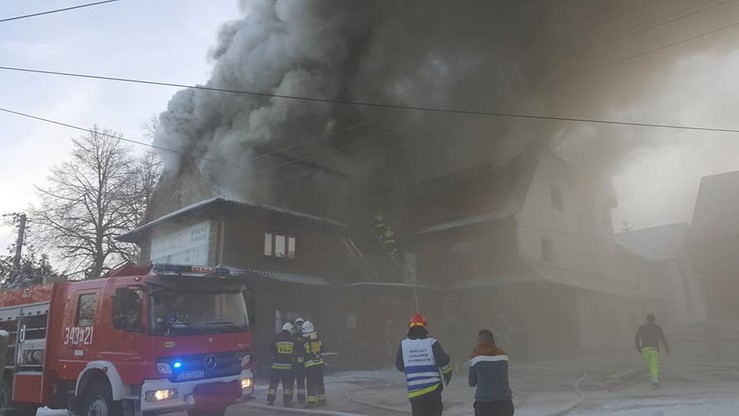 Małopolska: pożar pensjonatu w Krzyżówce. Budynek częściowo się zawalił