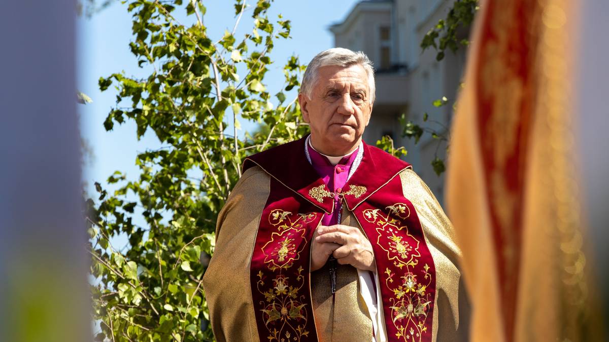 Polski arcybiskup odchodzi. Papież przyjął rezygnację 