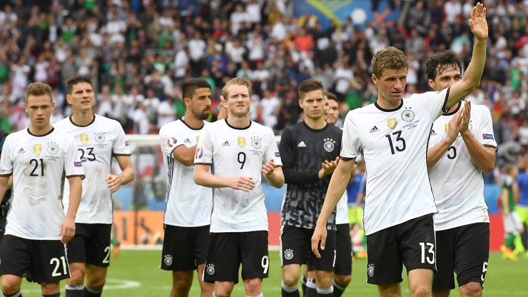 Niemcy pierwsi w grupie C. Pokonali Irlandię Płn. 1:0