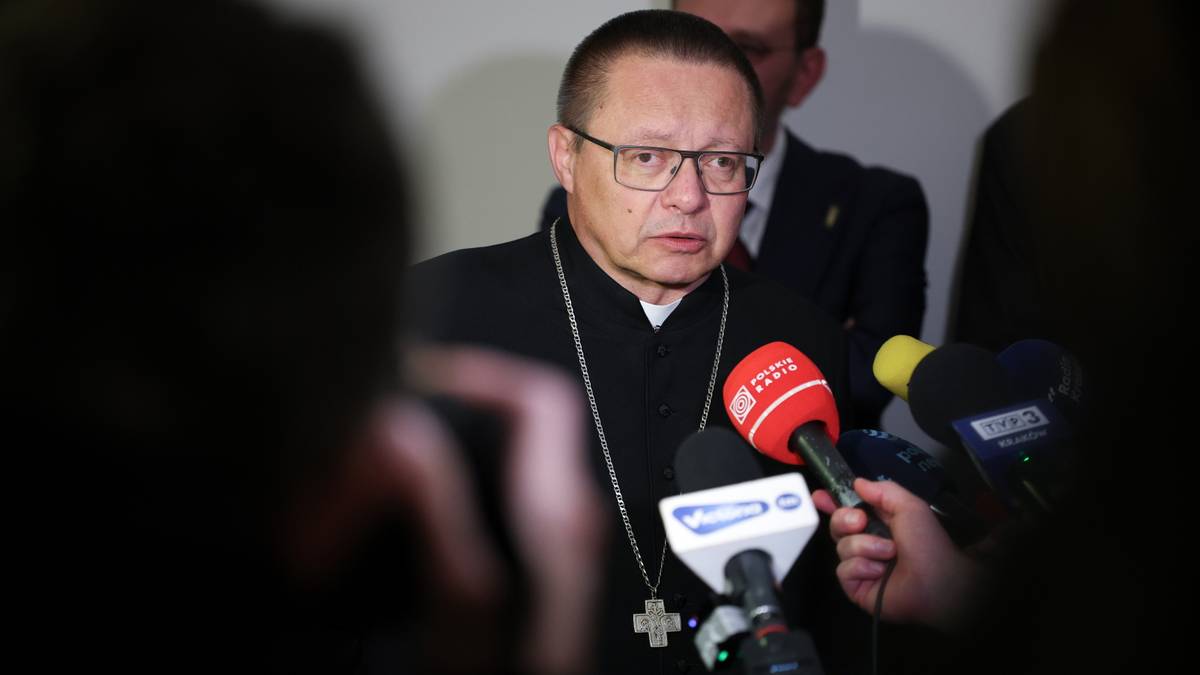 "Z ubolewaniem". Metropolita lubelski i rektor KUL wstawili się za kard. Rysiem