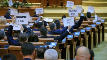 Parlament Rumunii obalił rząd premiera Grindeanu