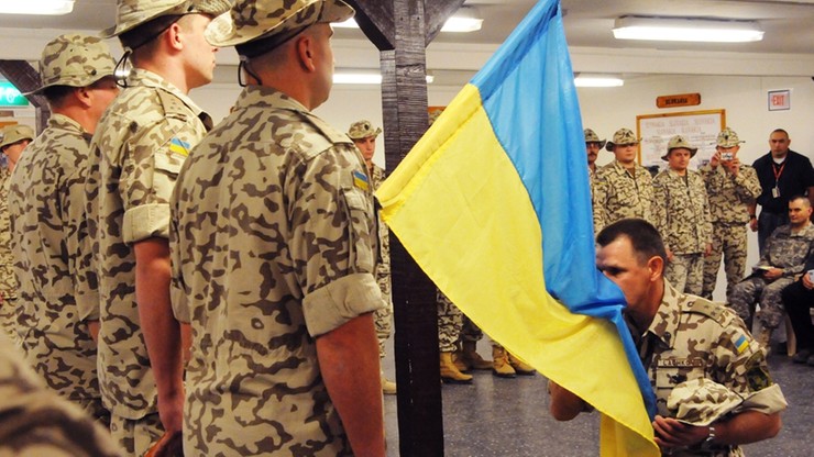 "Sława Ukrainie" oficjalnym powitaniem w wojsku i policji