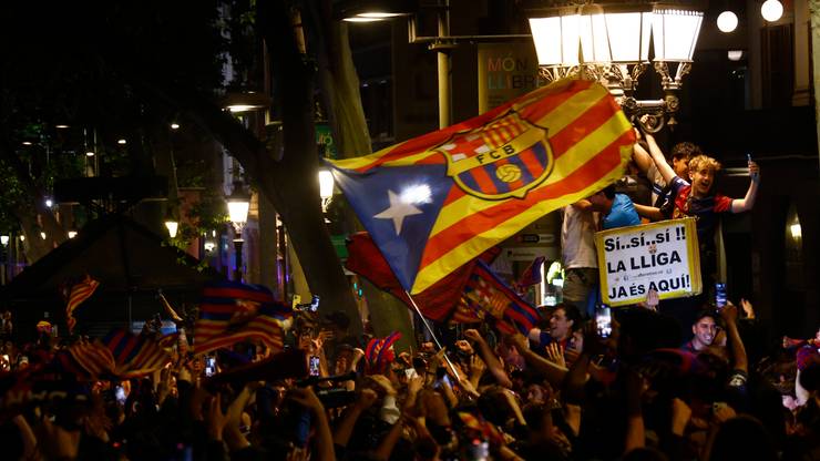 Barcelona nie poszła spać! Święto na ulicach