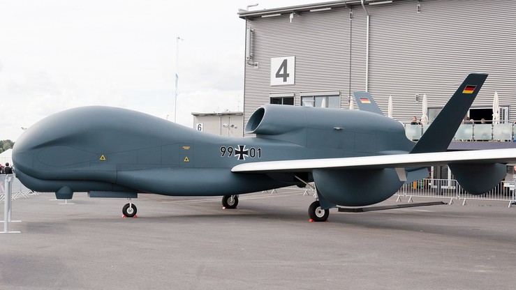 Niemcy chcą sprzedać Kanadzie używanego drona. Koszt - ponad 700 mln euro