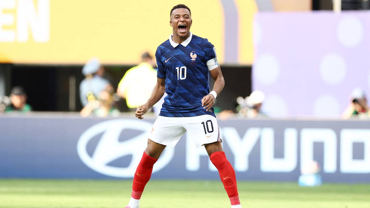 Mbappe Scores Twice in France's 3-0 Win Over Sweden, Eyes Paraguay