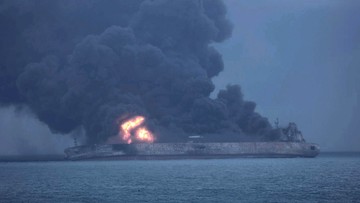Zatonął płonący od ośmiu dni irański tankowiec