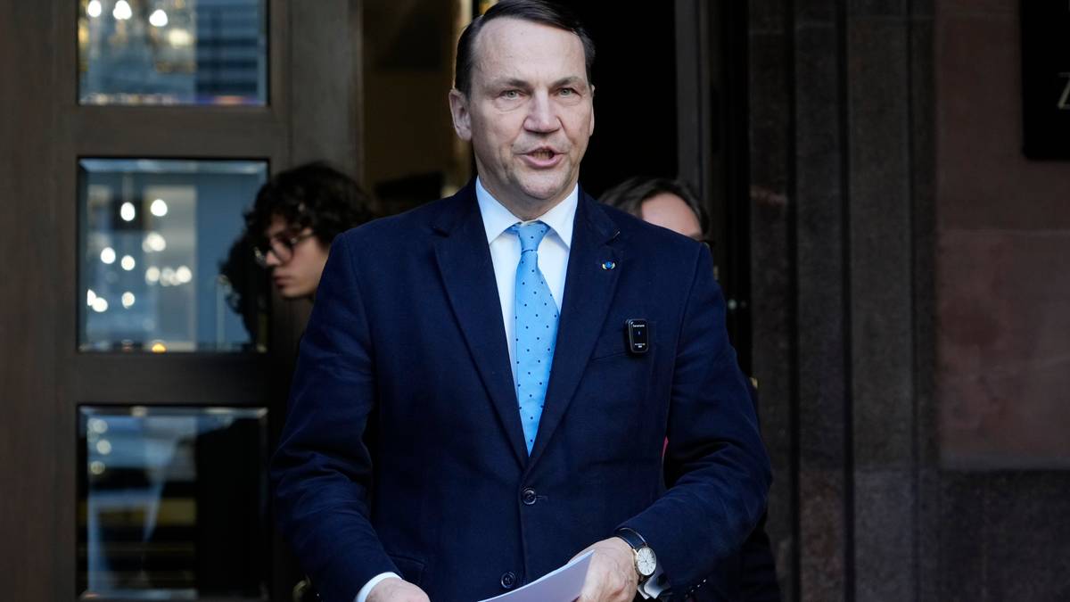 Dron spadł na pole kukurydzy. Szef MSZ zapowiada protest