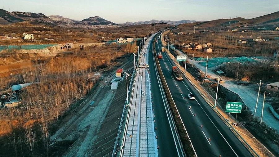 24.12.2017 07:00 W Chinach powstaje najdłuższa na świecie solarna autostrada