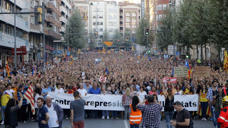 700 tysięcy ludzi manifestowało w Barcelonie. "Siły okupacyjne - won! Ulice zawsze będą nasze!"