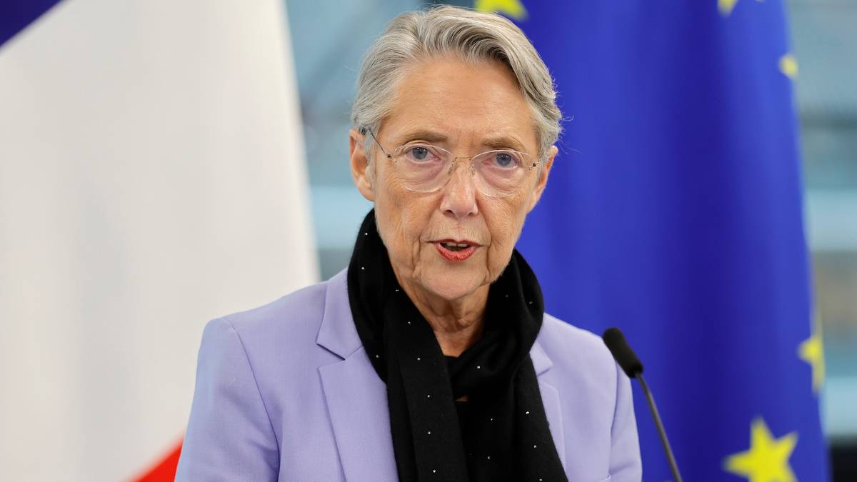 Francuska premier Elisabeth Borne rezygnuje ze stanowiska. Jest komentarz Macrona