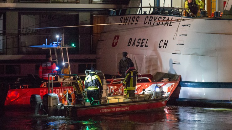 Statek pasażerski uderzył w filar mostu w Niemczech. Rannych zostało 27 osób