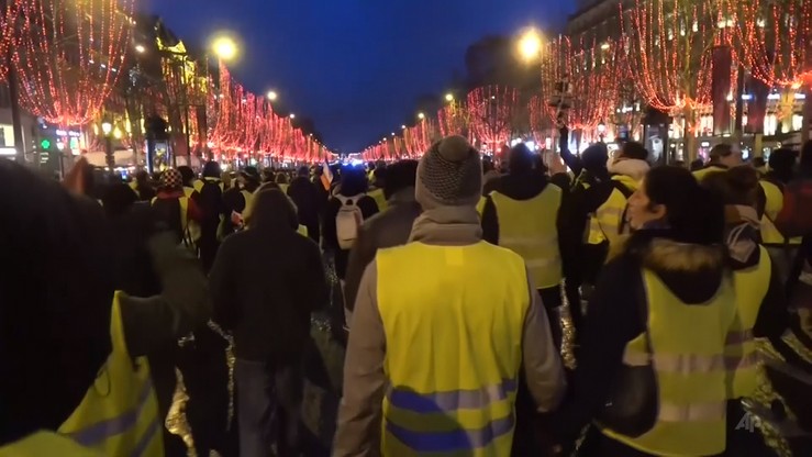 We Francji aresztowano 10 osób z ruchu "żółtych kamizelek". Posiadali przedmioty kojarzone z bronią